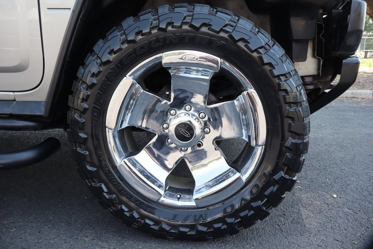 Used 2003 HUMMER H2 w/ Preferred Equipment Group AWD/4WD image 41