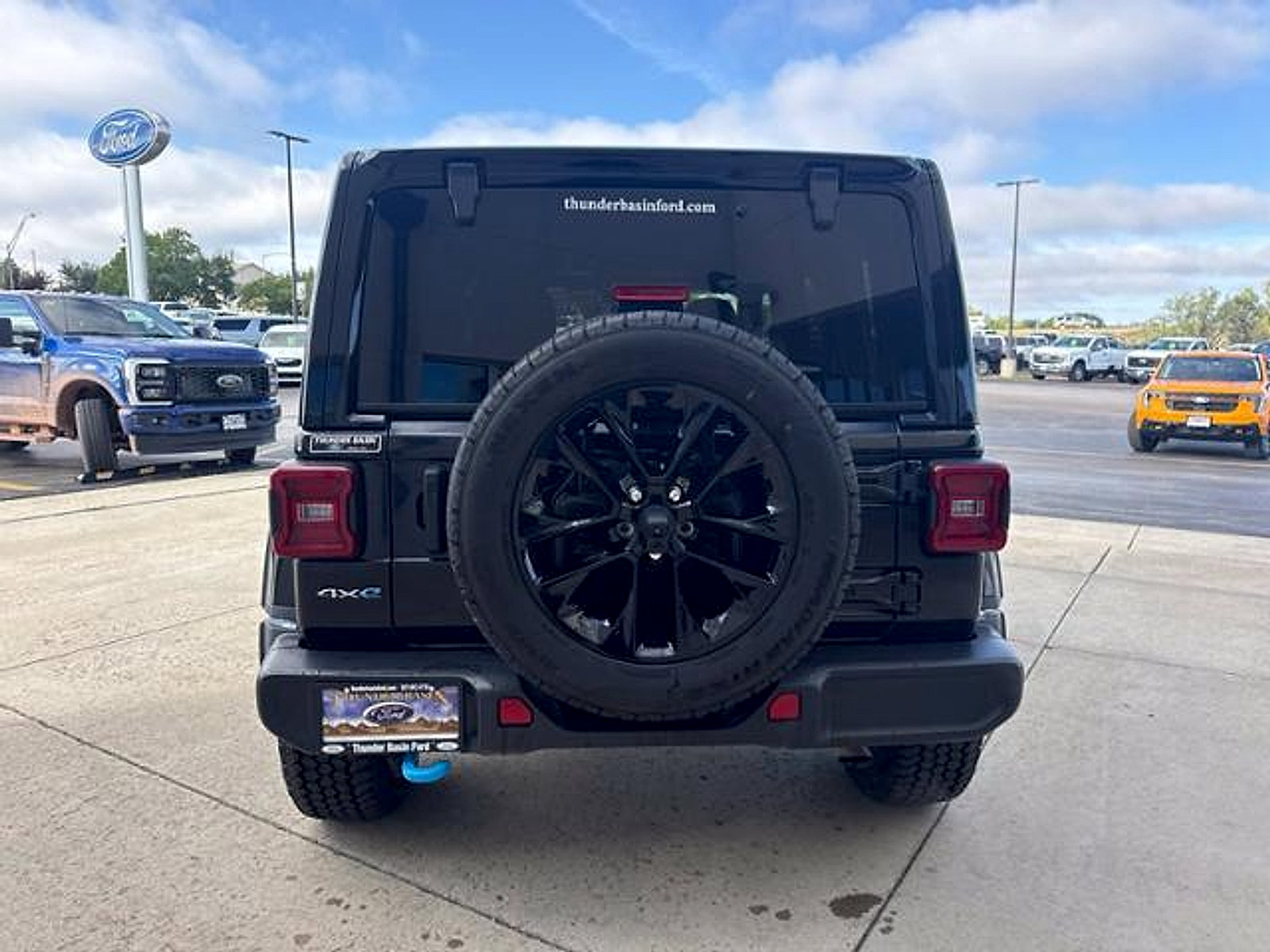 Used 2024 Jeep Wrangler Unlimited Sahara AWD/4WD image 6