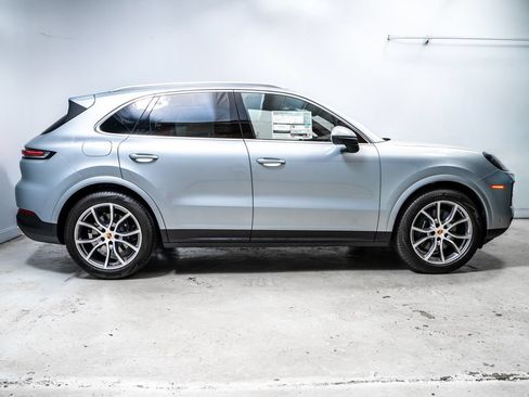 New 2026 Porsche Cayenne AWD/4WD image 8