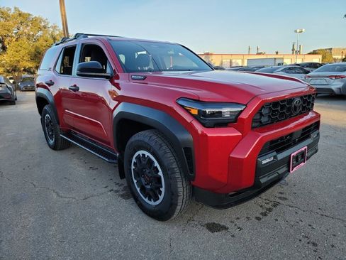 Used 2025 Toyota 4Runner 4WD image 3