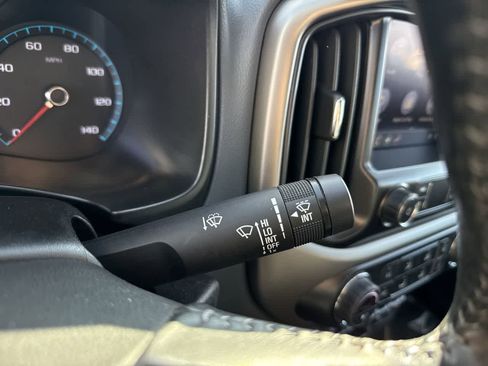 Used 2020 Chevrolet Colorado Z71 image 23