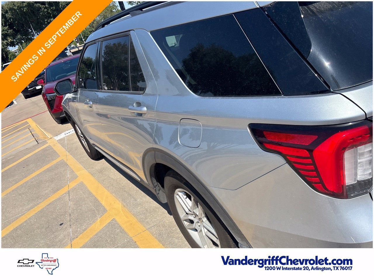 Used 2025 Ford Explorer Active RWD image 10