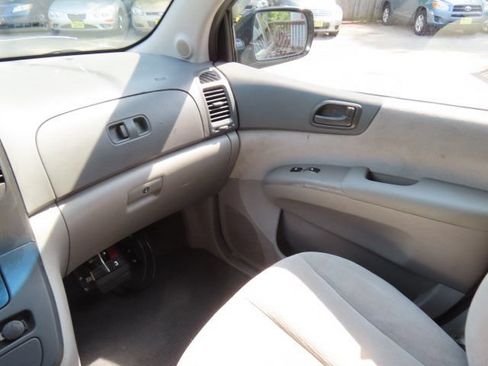 Used 2008 Kia Sedona LX FWD image 27