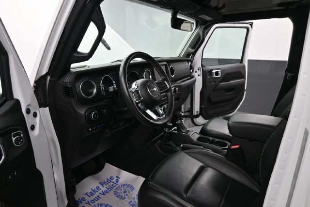 Used 2023 Jeep Wrangler Unlimited Sahara w/ Cold Weather Group AWD/4WD image 9