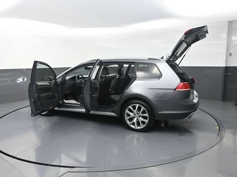 Used 2018 Volkswagen Golf Alltrack SEL AWD/4WD image 36