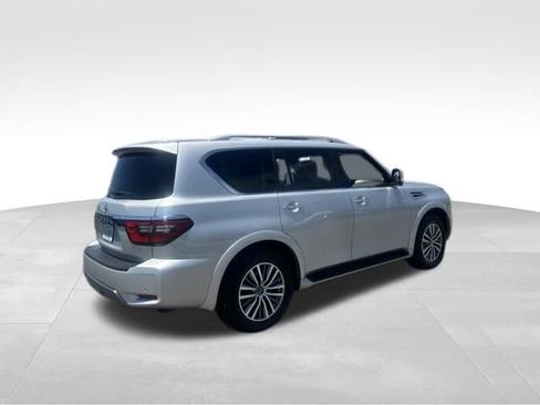 Used 2024 Nissan Armada SL w/ Captain's Chairs Package AWD/4WD image 9