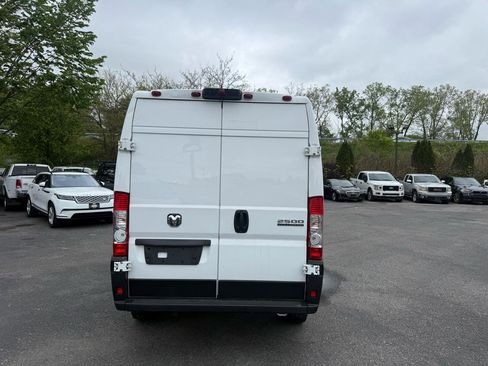 Used 2023 RAM ProMaster 2500 FWD image 4