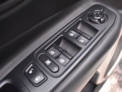 Used 2017 Jeep Renegade Trailhawk AWD/4WD image 21