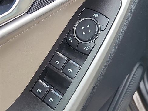 Used 2021 Ford Explorer XLT w/ Equipment Group 202A image 26