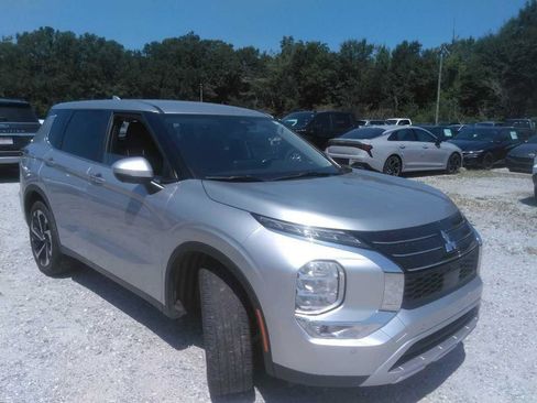 Used 2024 Mitsubishi Outlander SE FWD image 4