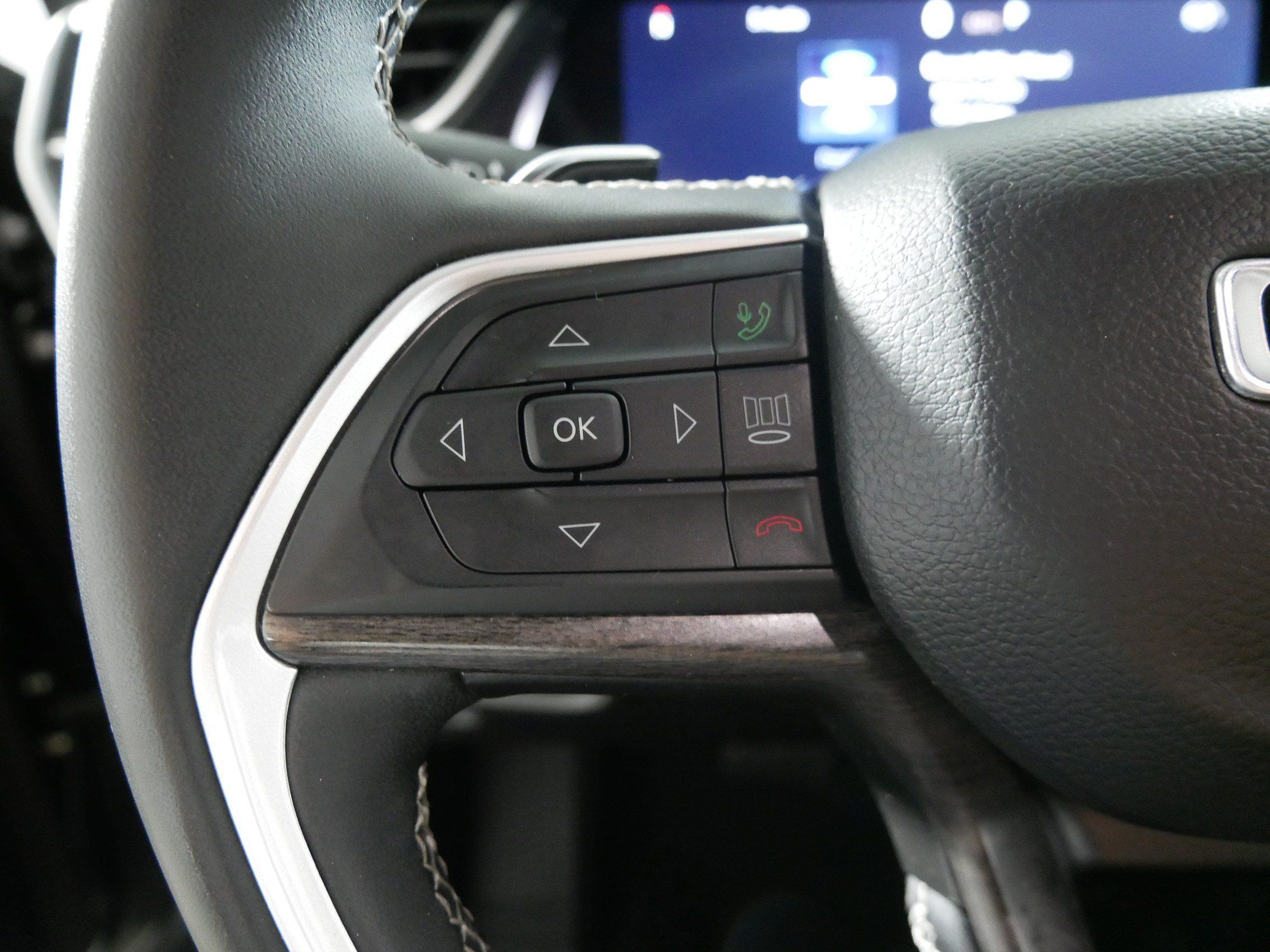 Used 2024 Jeep Grand Cherokee Limited RWD image 27
