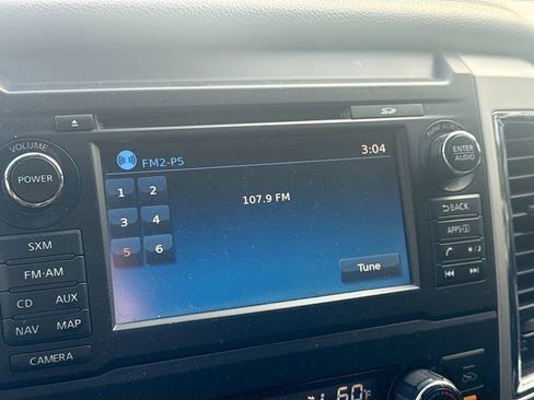 Used 2017 Nissan Titan SL image 15