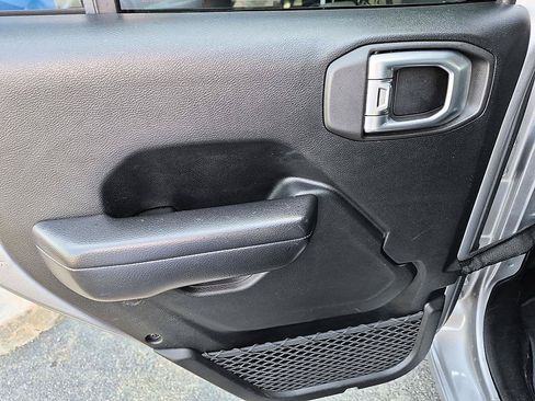 Used 2019 Jeep Wrangler Unlimited Sport S AWD/4WD image 28