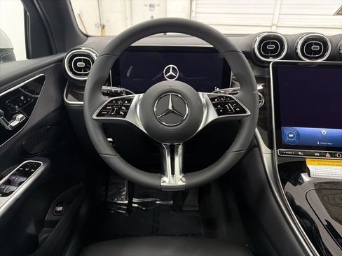 Used 2026 Mercedes-Benz GLC 300 4MATIC image 21