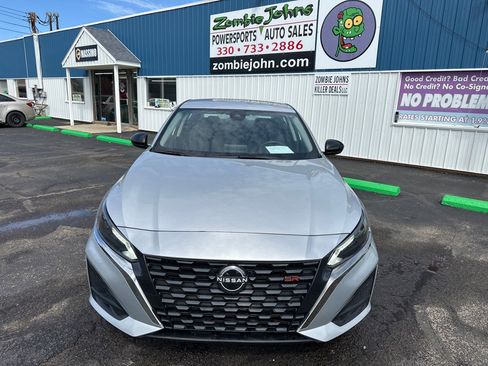 Used 2024 Nissan Altima 2.5 SR image 2