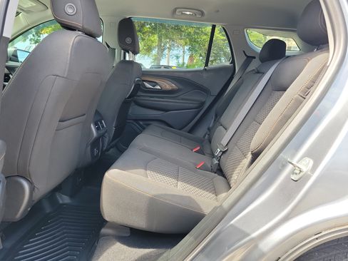 Used 2021 GMC Terrain SLE w/ Driver Convenience Package FWD image 9
