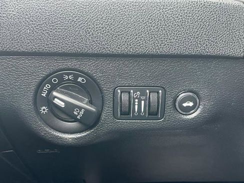 Used 2014 Dodge Charger SXT w/ Sport Appearance Group RWD image 19