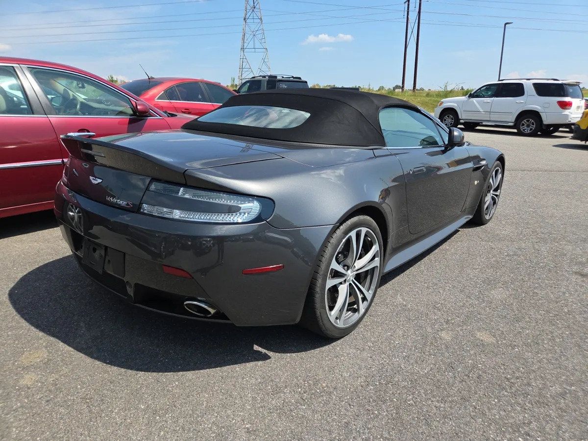 Used 2015 Aston Martin V12 Vantage S RWD image 5