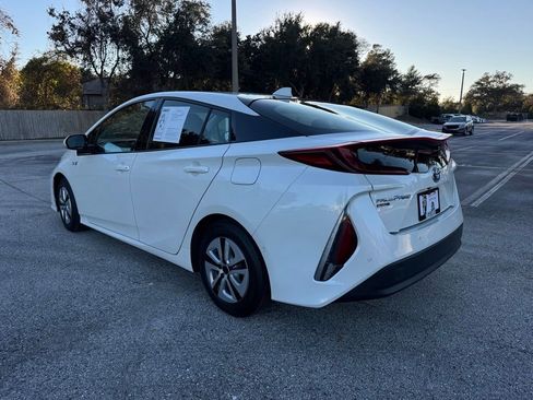 Used 2017 Toyota Prius Prime Advanced image 6