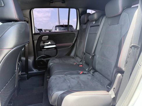 Used 2020 Mercedes-Benz GLB 250 w/ AMG Line image 11