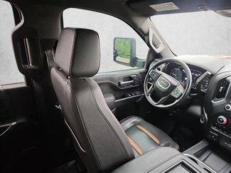 Used 2022 GMC Sierra 2500 AT4 w/ AT4 Preferred Package AWD/4WD video 2