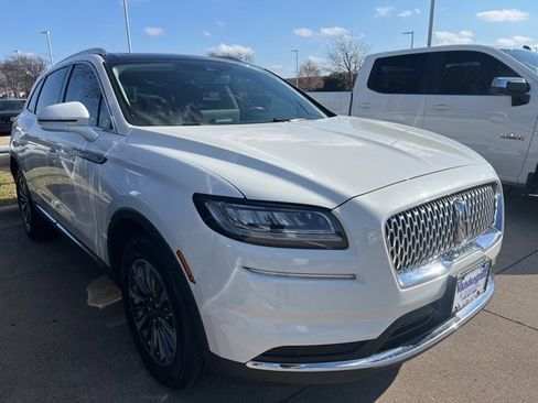 Used 2022 Lincoln Nautilus Reserve image 6