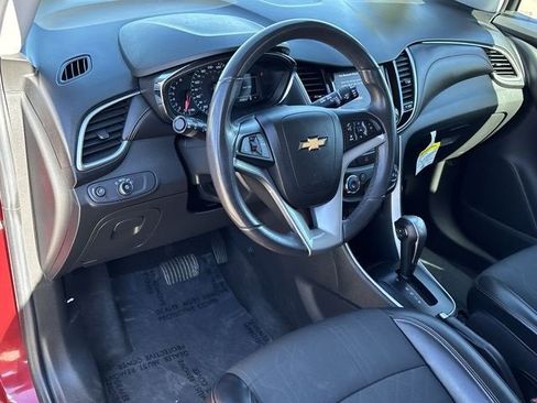 Used 2021 Chevrolet Trax LT w/ Sport Edition image 21