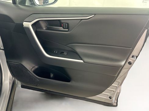 Used 2025 Toyota RAV4 LE image 31