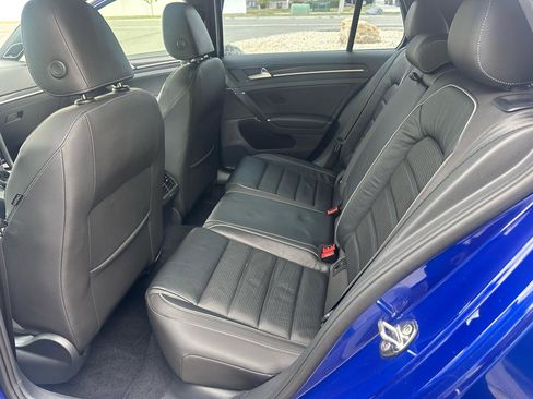 Used 2018 Volkswagen Golf R 4-Door image 2