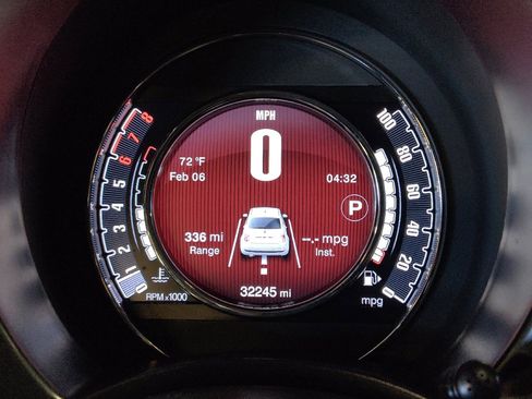 Used 2017 FIAT 500 Pop FWD image 23