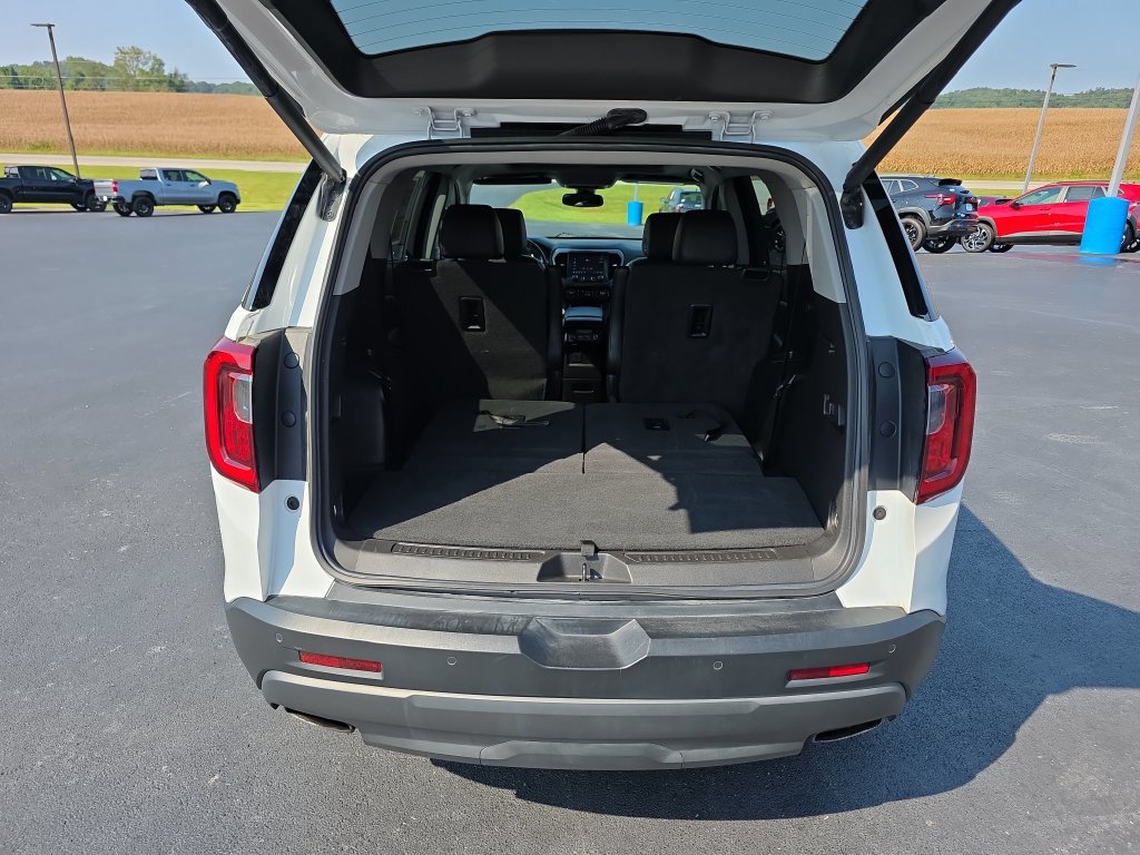 Used 2022 GMC Acadia AT4 w/ Technology Package AWD/4WD image 9