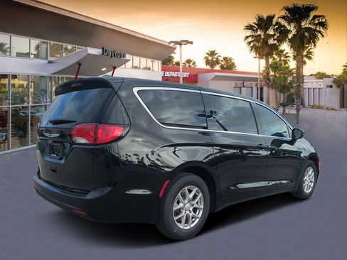 New 2026 Chrysler Voyager LX image 3
