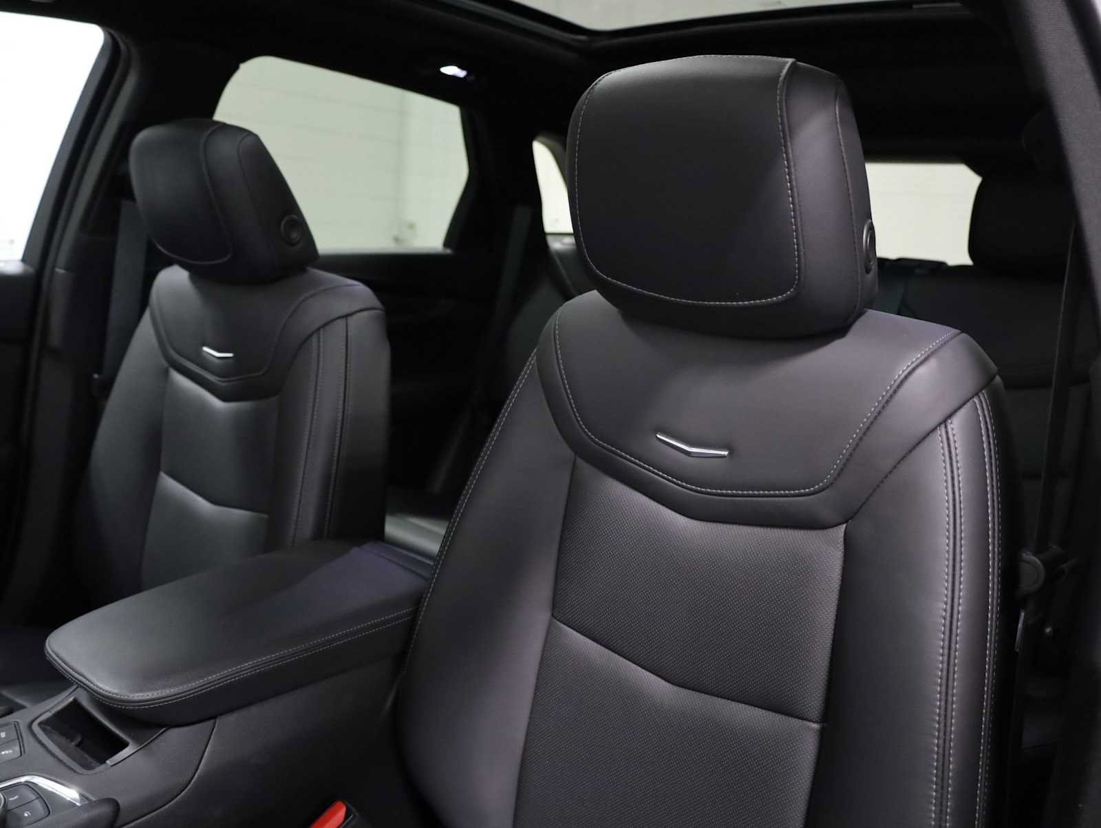 Used 2023 Cadillac XT5 Sportv w/ LPO, Floor Liner Package AWD/4WD image 18