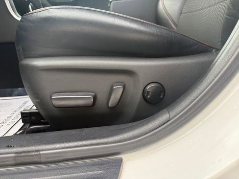 Used 2017 Toyota Camry SE w/ Moonroof Package image 19