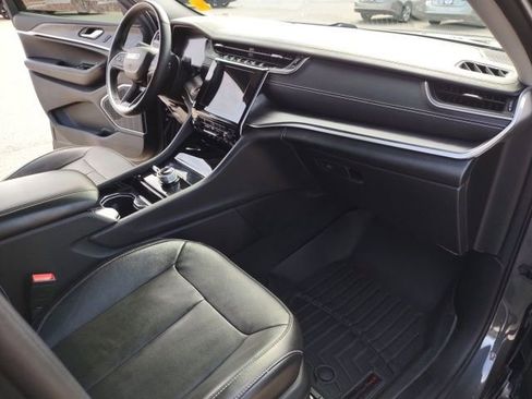 Used 2022 Jeep Grand Cherokee L Limited AWD/4WD image 27