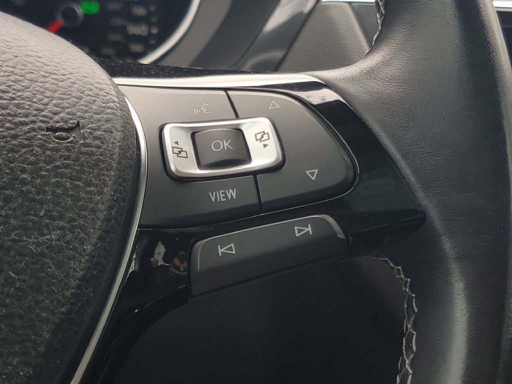 Used 2020 Volkswagen Tiguan SE R-Line FWD image 20