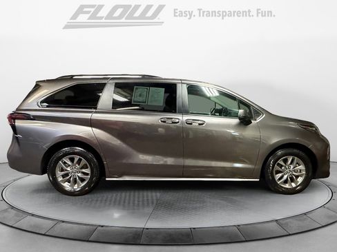 Certified 2024 Toyota Sienna XLE FWD image 10