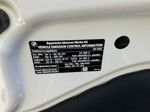 Used 2022 BMW 530e w/ M Sport Package image 32