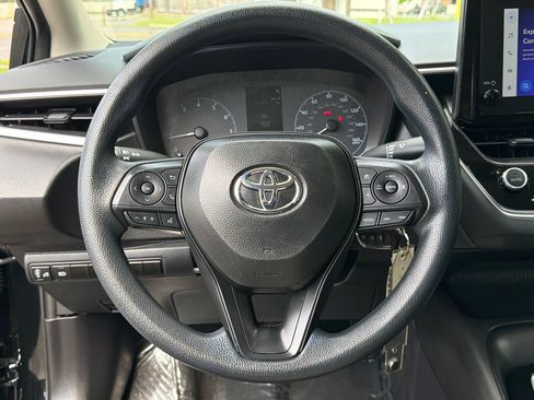 Used 2025 Toyota Corolla LE FWD image 23