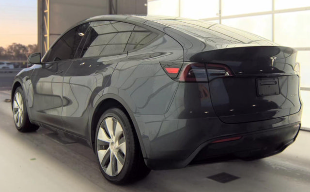 Used 2021 Tesla Model Y Long Range AWD/4WD image 8