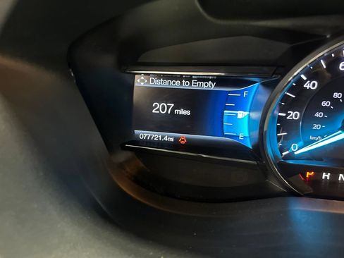 Certified 2019 Ford Explorer XLT w/ Equipment Group 202A AWD/4WD image 18