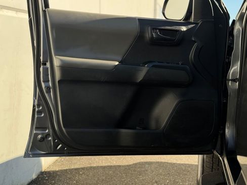 Certified 2023 Toyota Tacoma SR AWD/4WD image 10