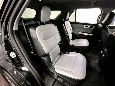 Certified 2021 Ford Explorer XLT w/ Equipment Group 202A image 26