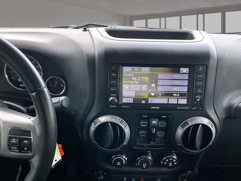 Used 2017 Jeep Wrangler Unlimited Sport AWD/4WD image 6