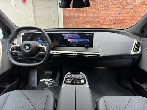 Used 2026 BMW iX xDrive60 image 12