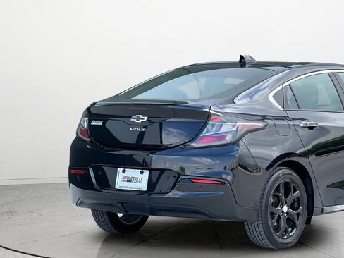 Used 2017 Chevrolet Volt Premier w/ Driver Confidence II Package FWD image 36