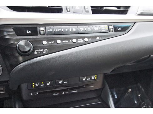 Used 2020 Lexus ES 350 w/ Premium Package image 27