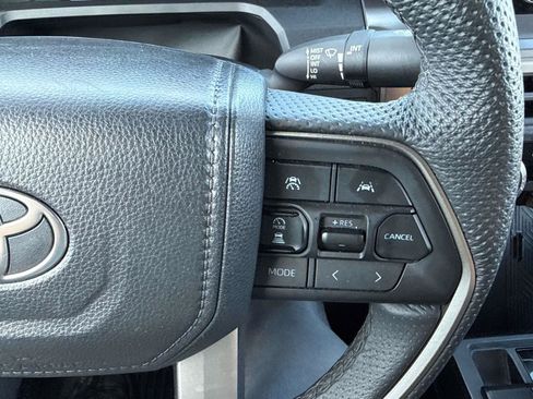 Used 2025 Toyota Tacoma SR5 AWD/4WD image 25