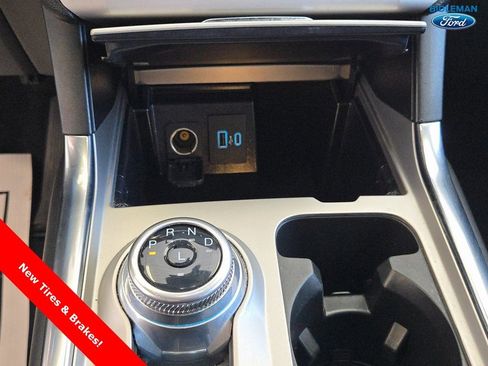 Used 2022 Ford Explorer XLT w/ Equipment Group 202A image 19