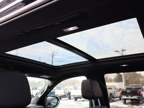 Used 2024 Chevrolet Tahoe RST image 14